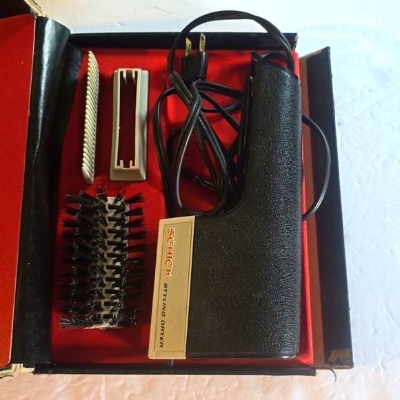 Schick Vintage Styling Dryer In BOX W/ Attachments - Picture 3 of 5